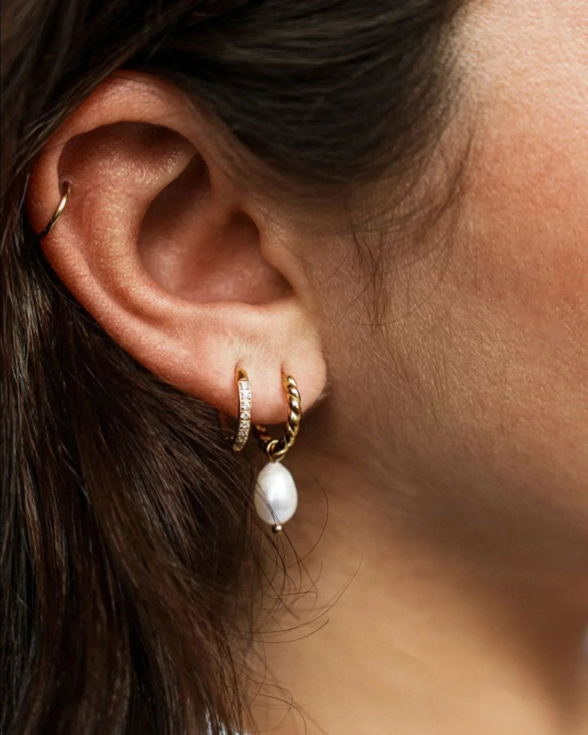 Dreamy Pearl Hoops