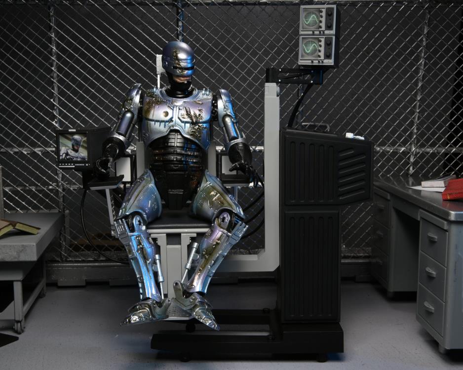 NECA - RoboCop Ultime Endommagé au Combat avec Chaise