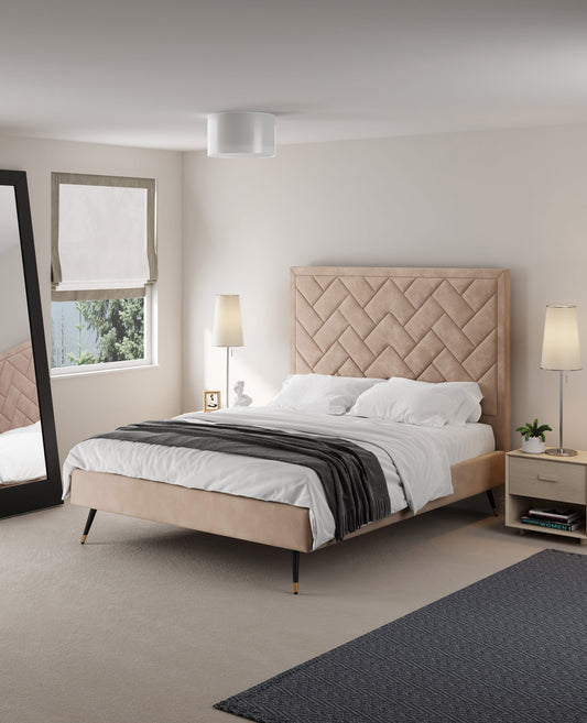 Lit plateforme Queen en velours rembourré Gallagher - Beige nude