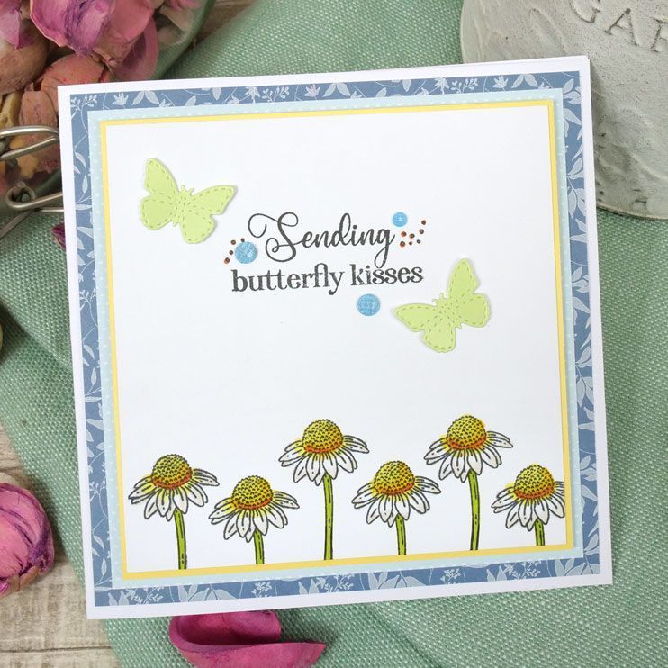 Pour L'amour des Timbres - Papillon en fleur