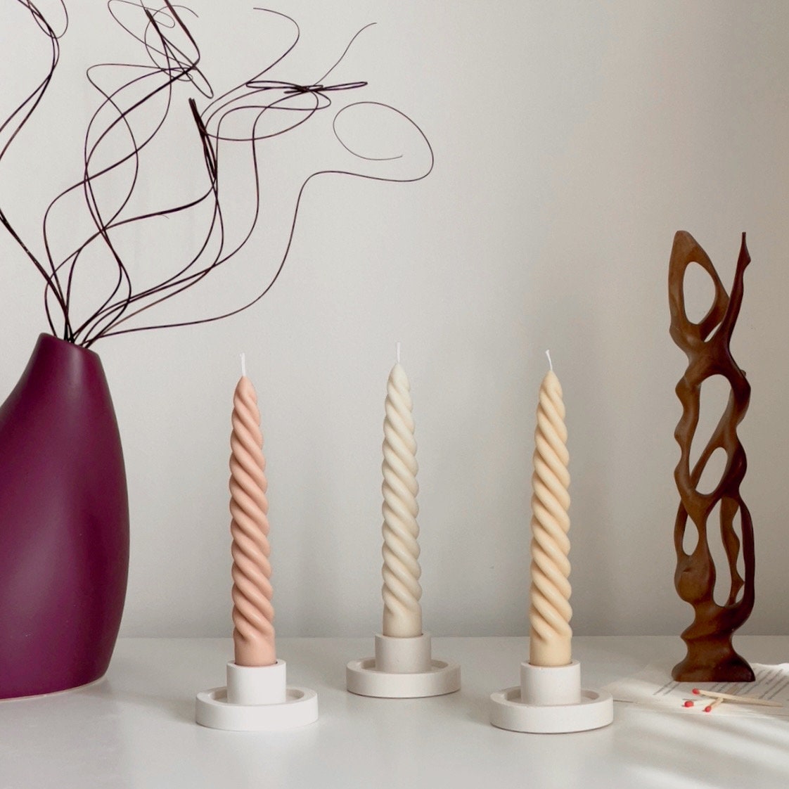 Round Jesmonite Candlestick Holder: Minimalist Table Decor