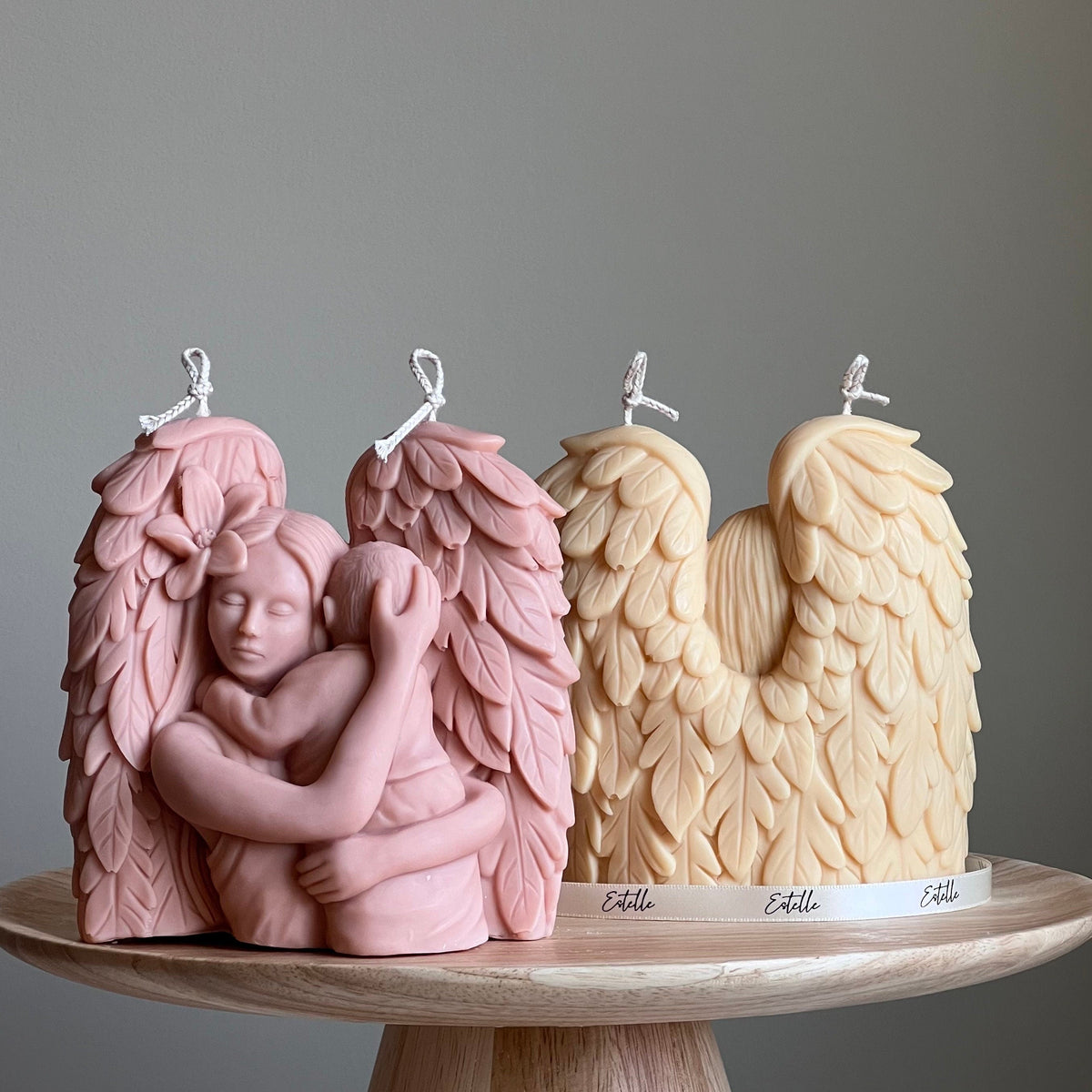 Bougie Mère Ange en cire de soja : Cadeau sculptural coulé à la main