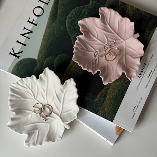 Plateau Feuille d'érable en Jesmonite : Vide-poche Scandi, Décoration de bureau