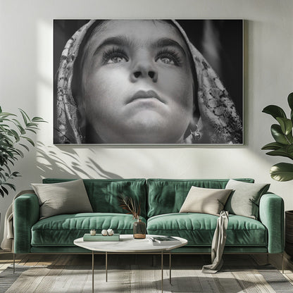 Décoration murale jeune femme au voile traditionnel sarde